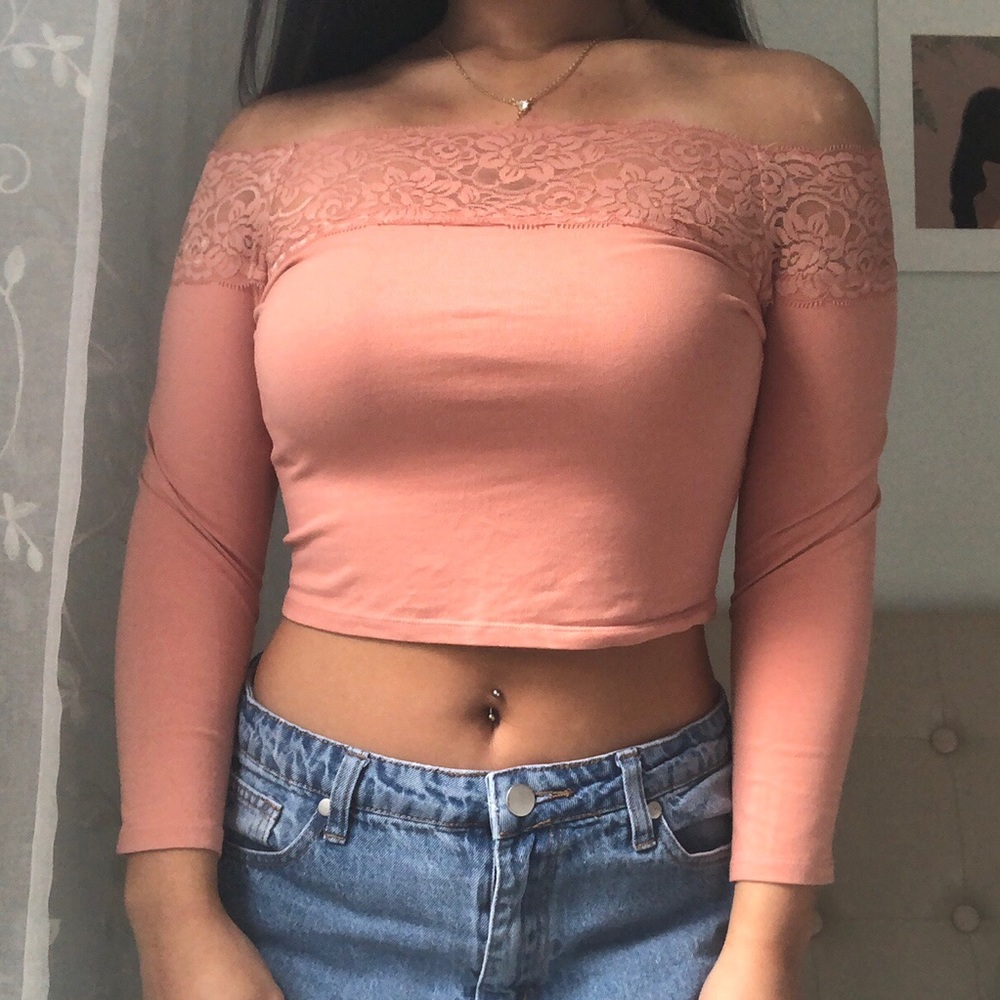 Off The Shoulder Lace Pink Top 🌷